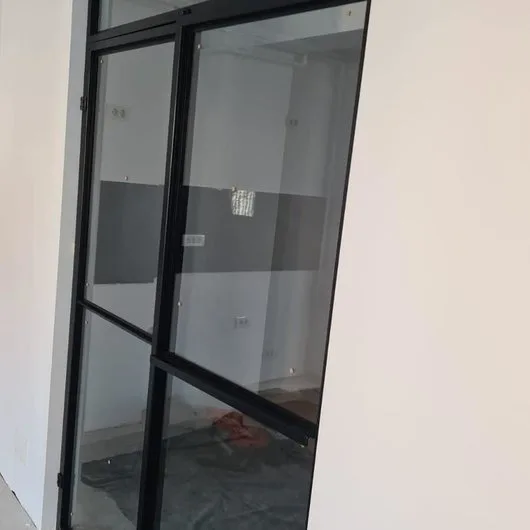 Mobilier - usi si compartimentari din sticla - Bucuresti