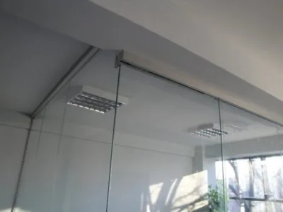 Montaj usi din sticla - compartimentari birouri - placari cu sticla - Bucuresti
