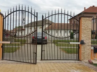 Usi - porti - garduri - sisteme de andocare si automatizare - Arad