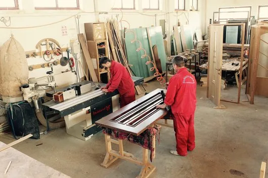 Producator usi - ferestre si scari din lemn - Bucuresti