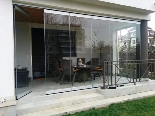 Amenajari interioare cu sticla securizata - Bucuresti