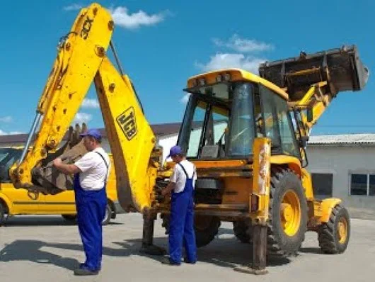 Inchirieri si reparatii excavatoare - Petresti / Ilfov
