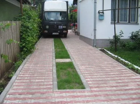 Cluj -Napoca - Pavaje - placi - dale si borduri
