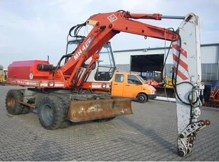 Inchiriere utilaje de constructii cu personal de deservire - Ramnicu Valcea