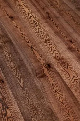 Parchet stratificat din lemn si plinte parchet - Bacau