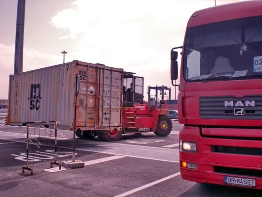 Transporturi maritime containerizate - Bucuresti