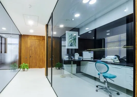 Feronerie pentru constructii din sticla, - Manastirea / Dambovita