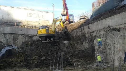 Lucrari mecanizate in constructii si transporturi rutiere de marfuri - Iasi