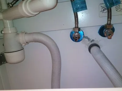 Reparatii electrice - sanitare si rezolvarea diferitelor defectiuni casnice - Bucuresti si Ilfov