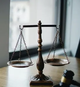 Avocat Valentin Moise
