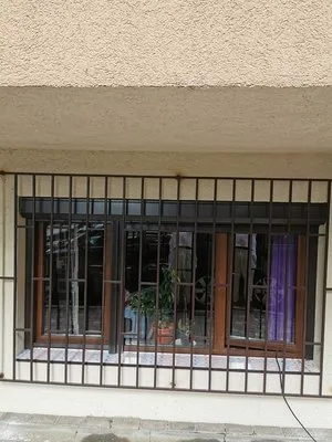 Rulouri aluminiu cu plasa de insecte