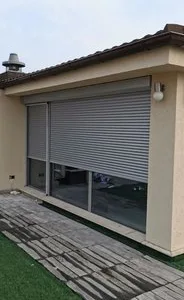 Rulouri aluminiu cu plasa de insecte