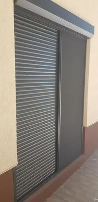 Rulouri aluminiu cu plasa de insecte