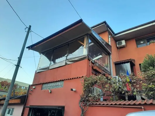 Rulouri terase transparente