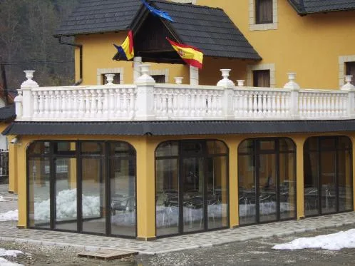 Tamplarie PVC - aluminiu si lemn stratificat - Brasov