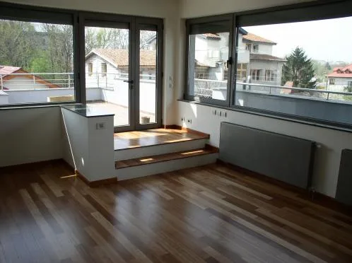 Montaj usi - parchet si scari - Brasov