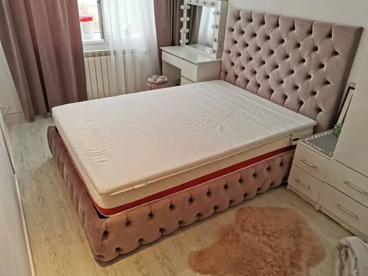 Mobilier tapitat personalizat