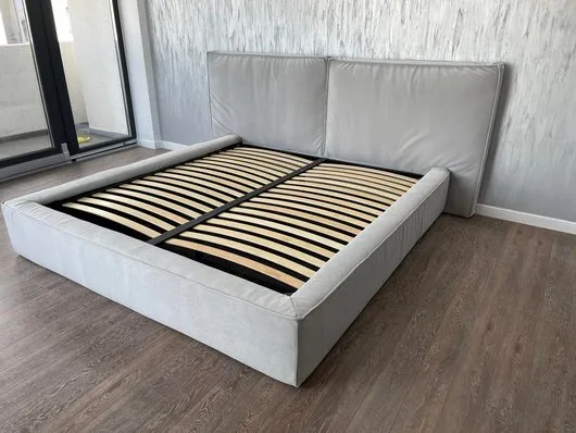 Mobilier tapitat personalizat
