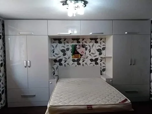 Mobilier la comanda