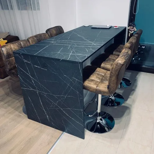 Mobilier la comanda