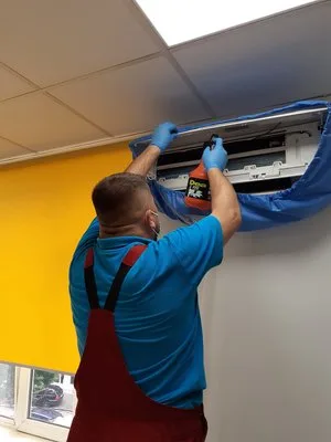 Reparatii - igienizare - incarcare cu freon aparate aer conditionat - Bucuresti