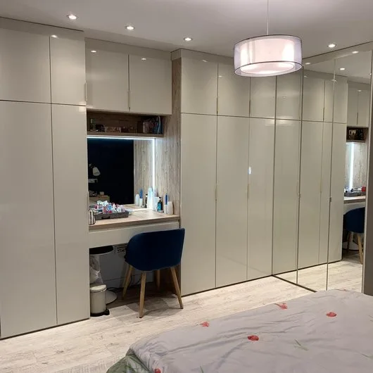 Mobilier la comanda