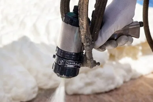 Izolatie spuma poliuretanica