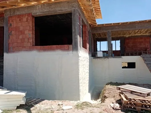 Izolatie spuma poliuretanica