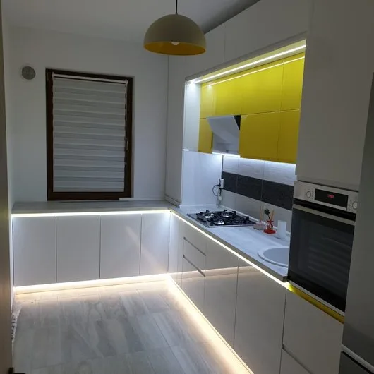 Mobilier la comanda