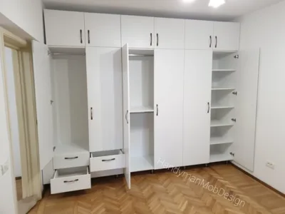Mobilier la comanda