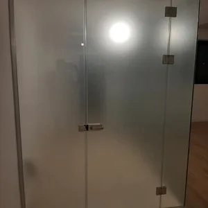 Usi glisante si batante