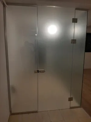 Usi glisante si batante