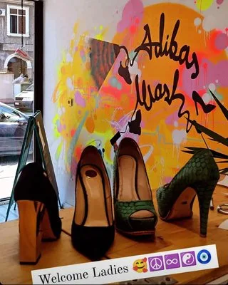 Atelier curatare si vopsire incaltaminte & accesorii Bucuresti