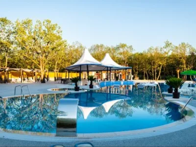 Proiectare - constructie si intretinere piscine