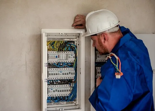 Instalatii si reparatii electrice,sanitare si pluviale - Bucuresti
