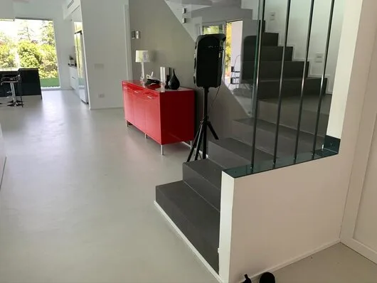 Finisaje pardoseli si pereti cu microciment - Bucuresti