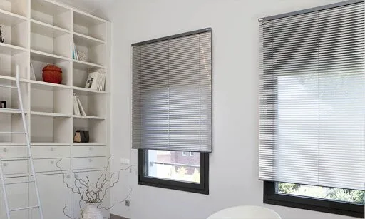 Rulouri - jaluzele - plase - usi garaj