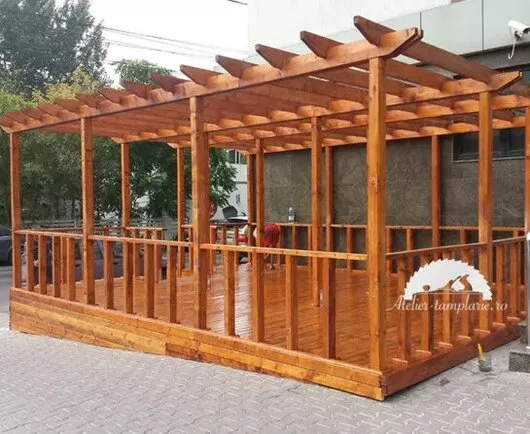 Usi - ferestre - mobilier restaurant - pergole din lemn - Bucuresti