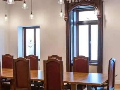 Tamplarie de lemn stratificat pentru interior si exterior