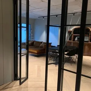 Pereti despartitori si usi interior din sticla - Bucuresti