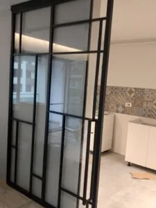 Pereti despartitori si usi interior din sticla - Bucuresti