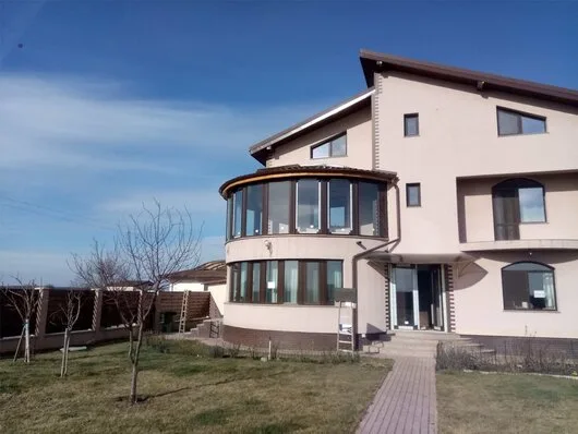 Comercializare - montaj si reparatii tamplarie PVC