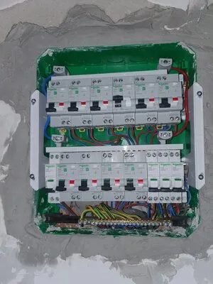 Instalare - intretinere sisteme electrice Bucuresti