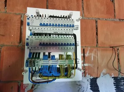 Instalare - intretinere sisteme electrice Bucuresti