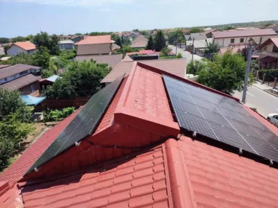 Sisteme de panouri solare fotovoltaice