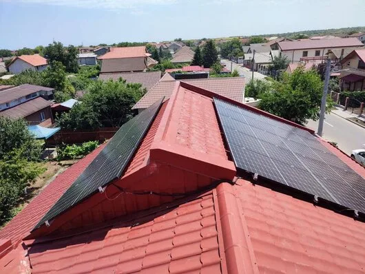 Sisteme de panouri solare fotovoltaice