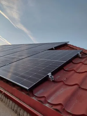 Sisteme de panouri solare fotovoltaice