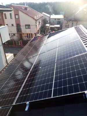 Sisteme de panouri solare fotovoltaice