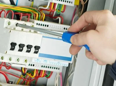 Instalatii electrice civile si industriale