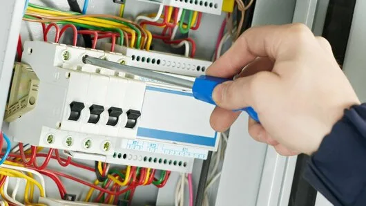 Instalatii electrice civile si industriale